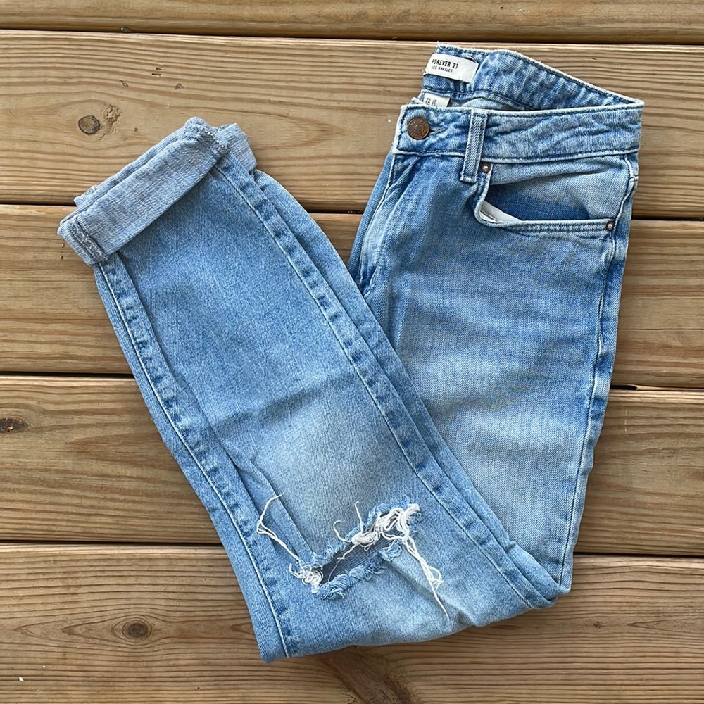 Light Wash Mid-Rise Cuffed Ankle Mom Jeans
